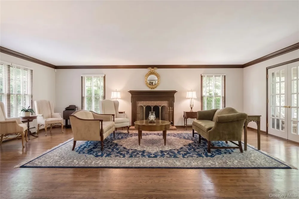 54 Snake Hill Road Cold Spring Harbor, NY 11724