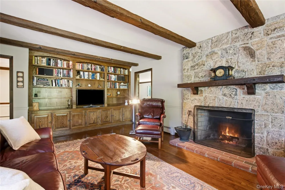 54 Snake Hill Road Cold Spring Harbor, NY 11724