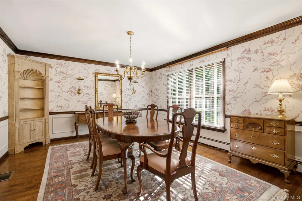 54 Snake Hill Road Cold Spring Harbor, NY 11724