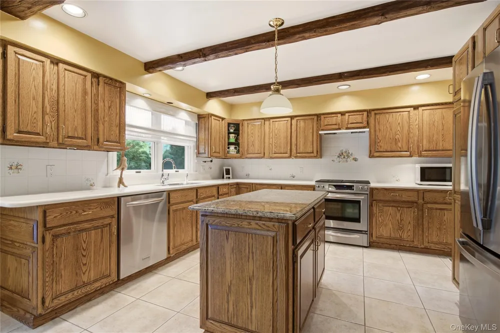 54 Snake Hill Road Cold Spring Harbor, NY 11724