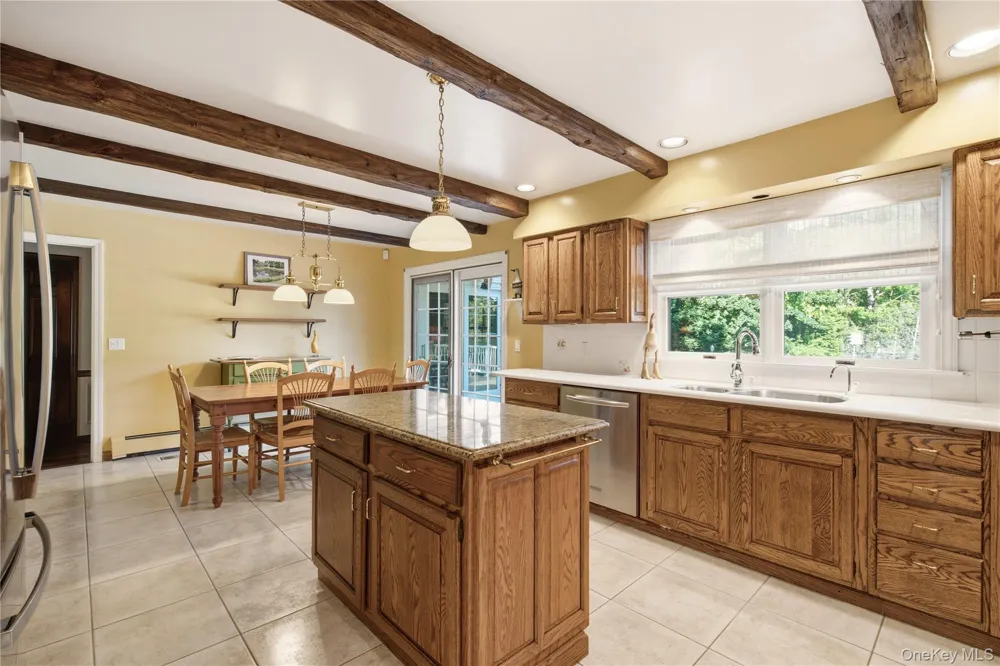 54 Snake Hill Road Cold Spring Harbor, NY 11724