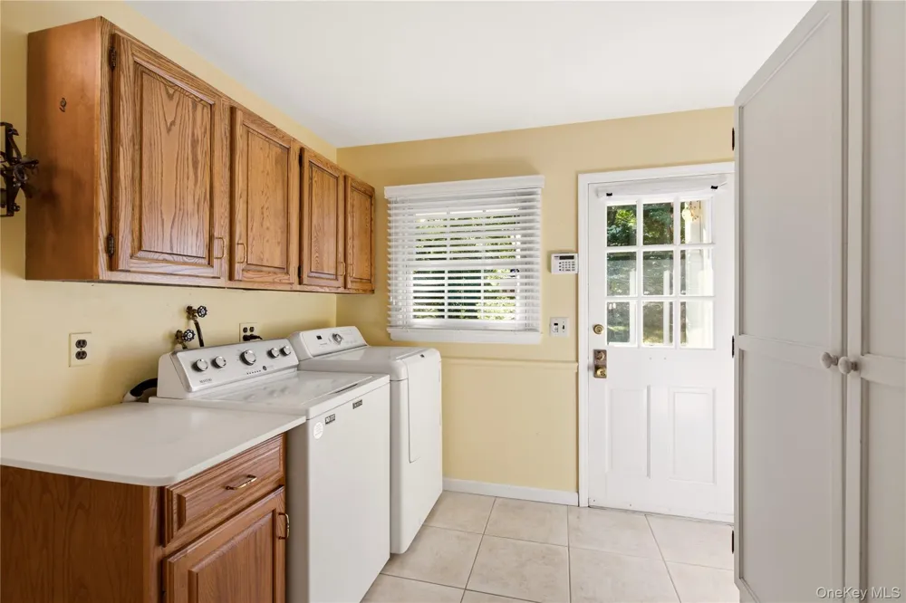 54 Snake Hill Road Cold Spring Harbor, NY 11724
