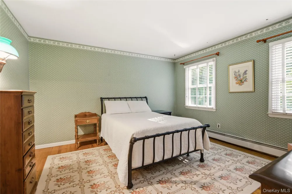 54 Snake Hill Road Cold Spring Harbor, NY 11724
