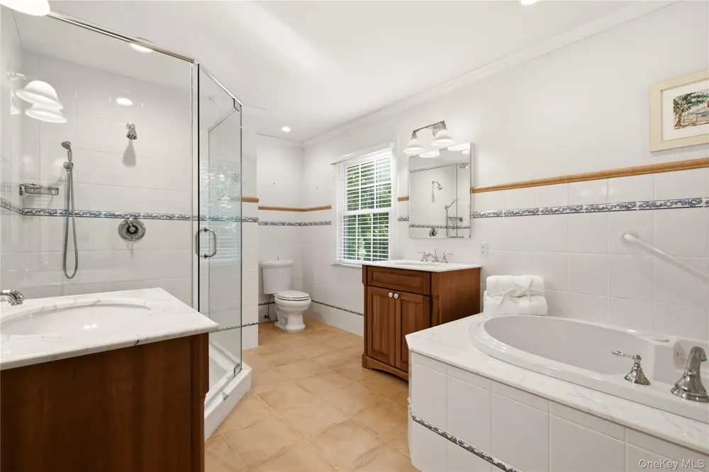 54 Snake Hill Road Cold Spring Harbor, NY 11724