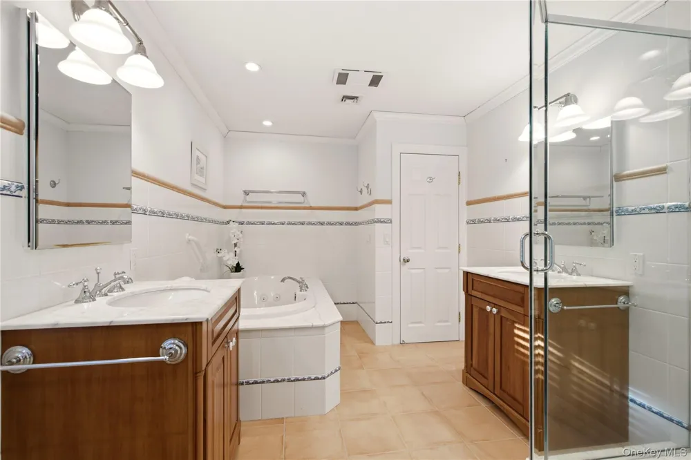 54 Snake Hill Road Cold Spring Harbor, NY 11724