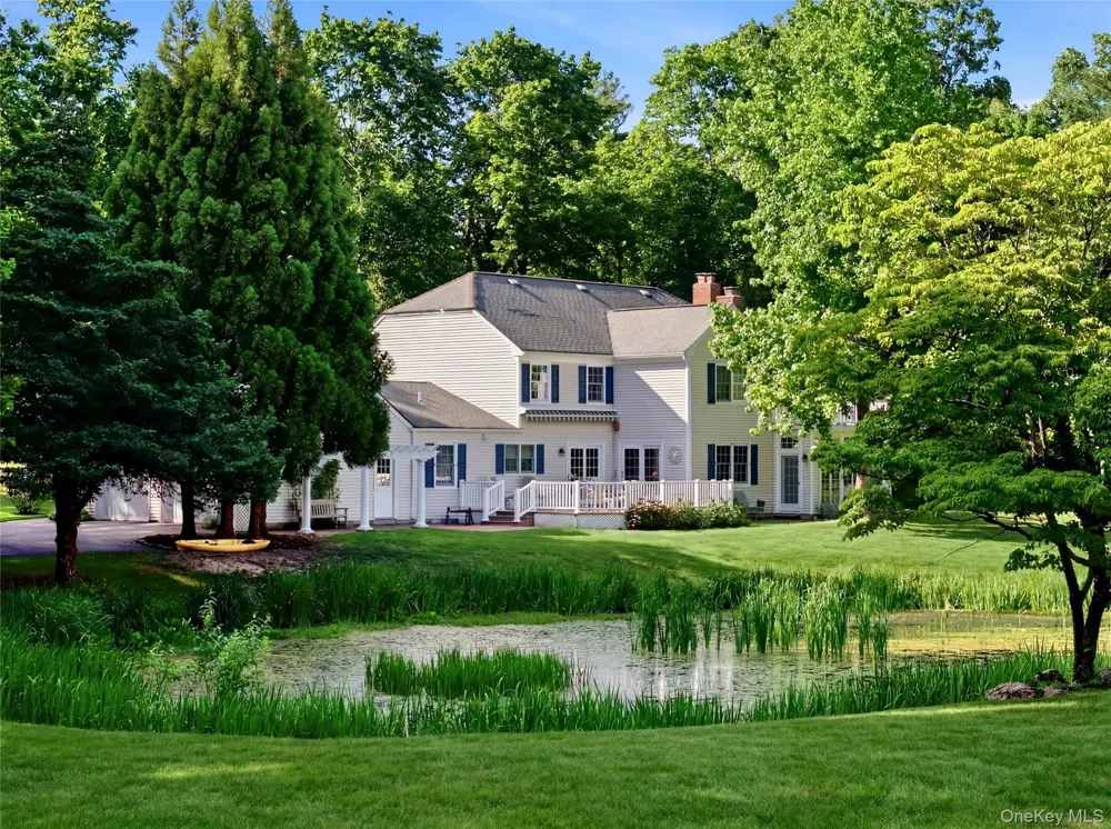 54 Snake Hill Road Cold Spring Harbor, NY 11724