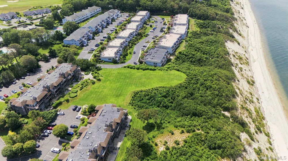606 Fox Hill Drive Baiting Hollow, NY 11933
