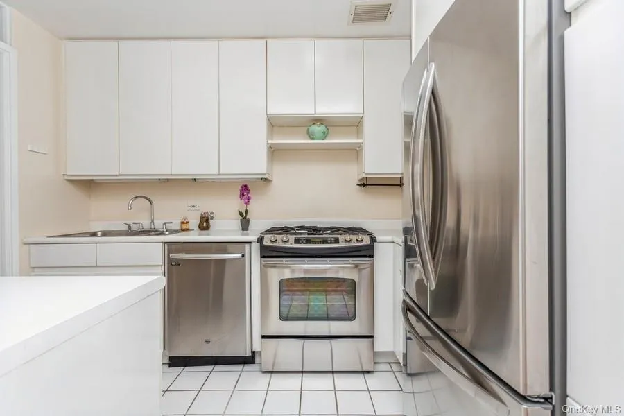 35 Chatsworth Avenue #1J Larchmont, NY 10538