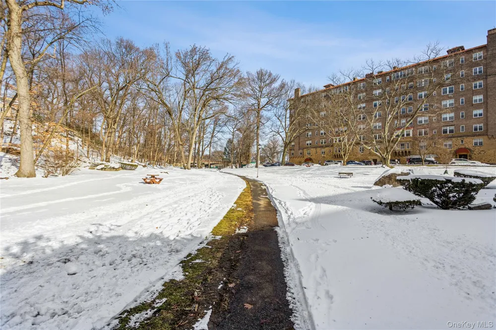 35 Chatsworth Avenue #1J Larchmont, NY 10538