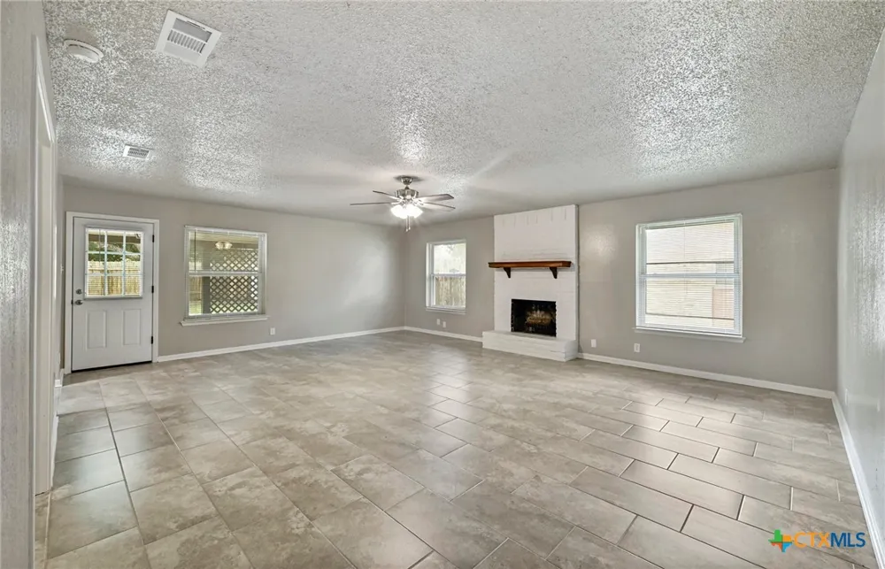 1404 Farhills Drive Killeen, TX 76549
