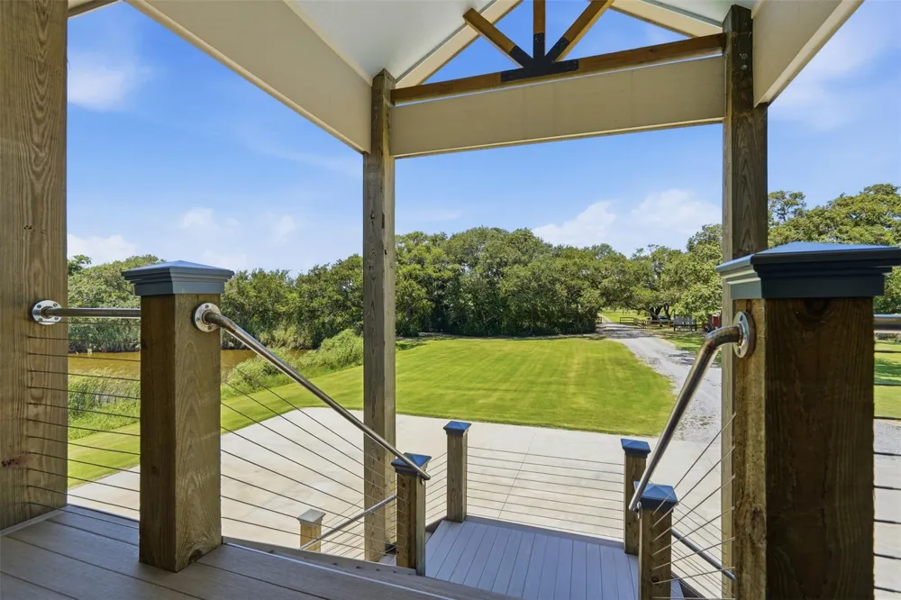7165 Backridge Road Sabine Pass, TX 77655