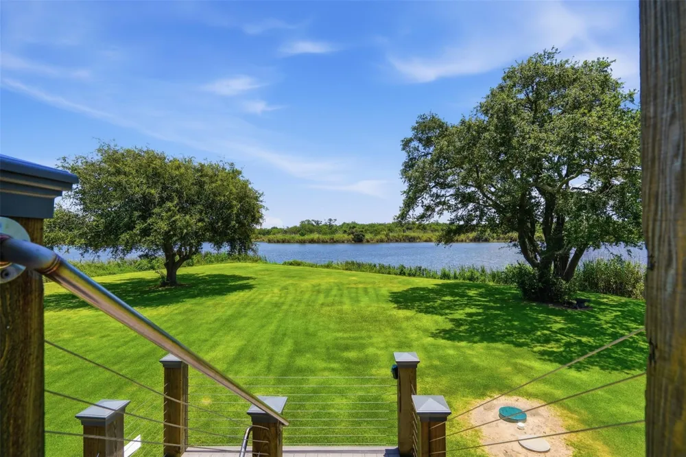 7165 Backridge Road Sabine Pass, TX 77655