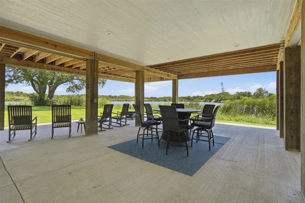 7165 Backridge Road Sabine Pass, TX 77655