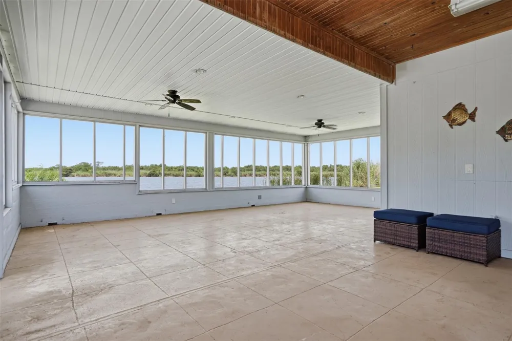 7165 Backridge Road Sabine Pass, TX 77655
