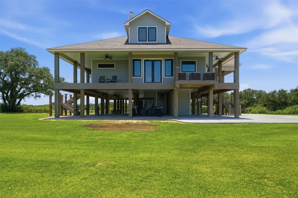 7165 Backridge Road Sabine Pass, TX 77655