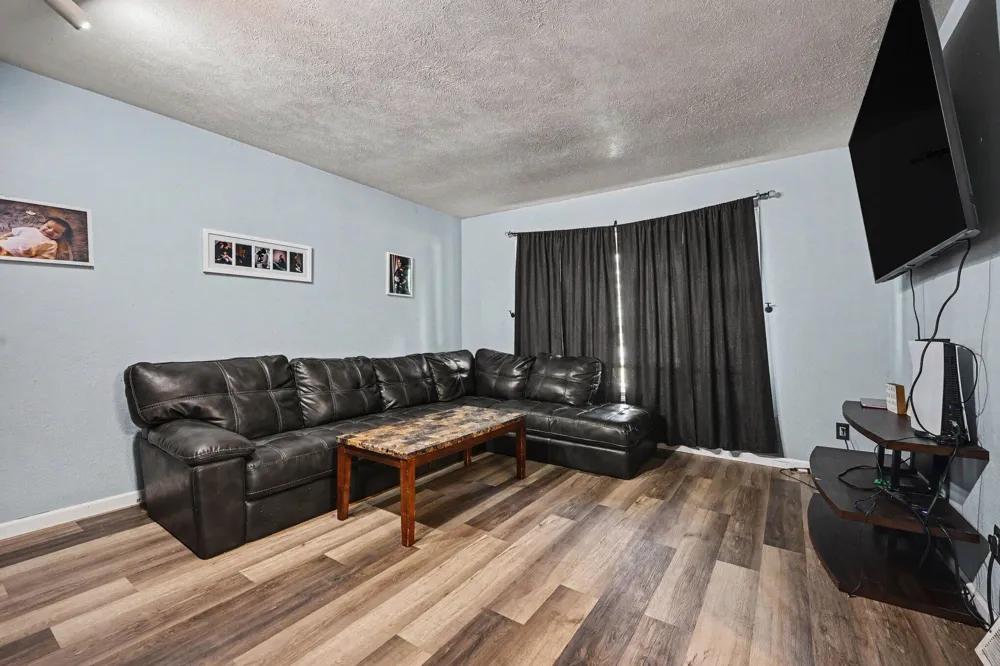 402 W Broadway Street Three Rivers City, MI 49093