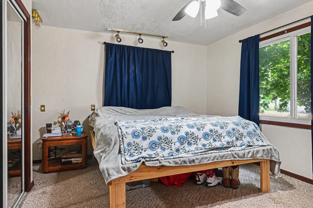 402 W Broadway Street Three Rivers City, MI 49093