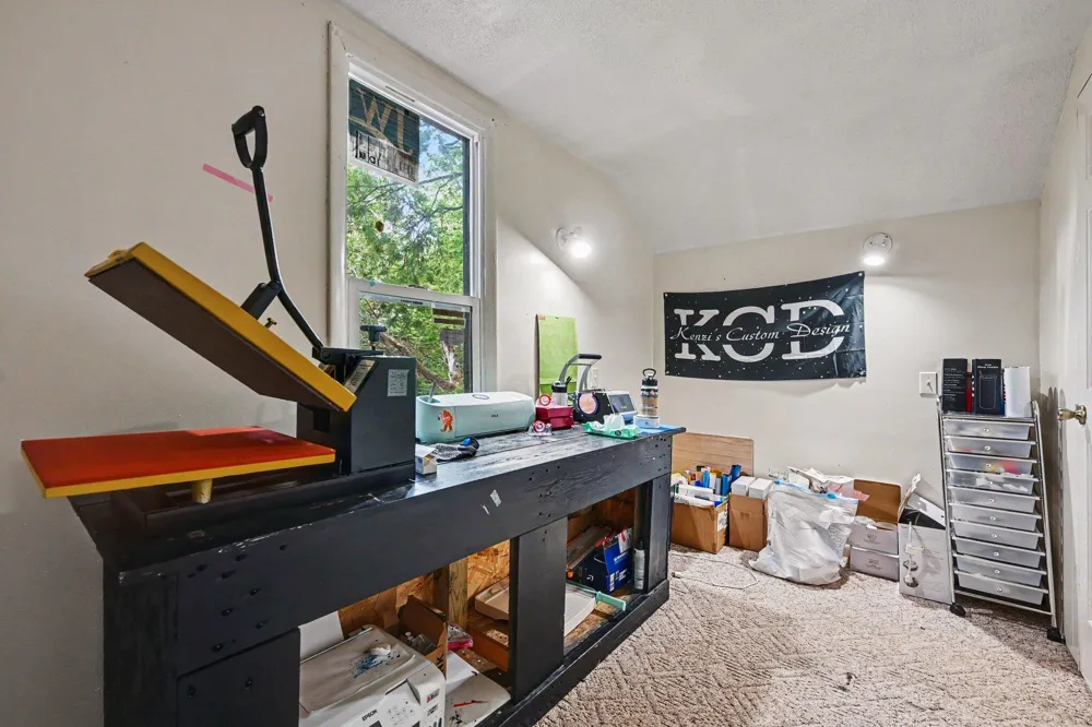 402 W Broadway Street Three Rivers City, MI 49093