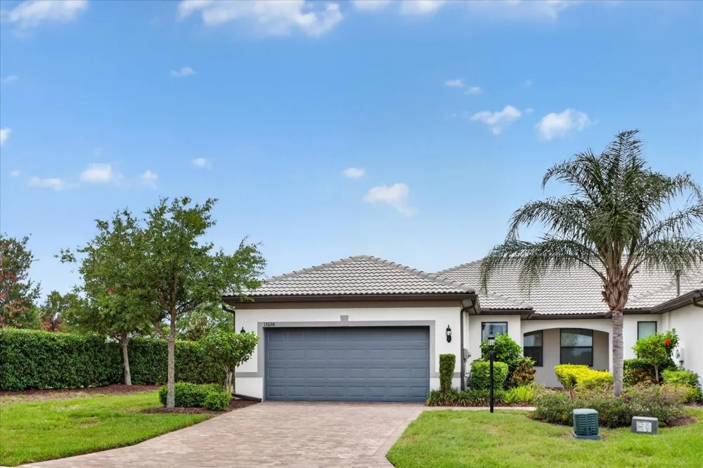 17658 CAMDEN DRIVE Bradenton, FL 34202