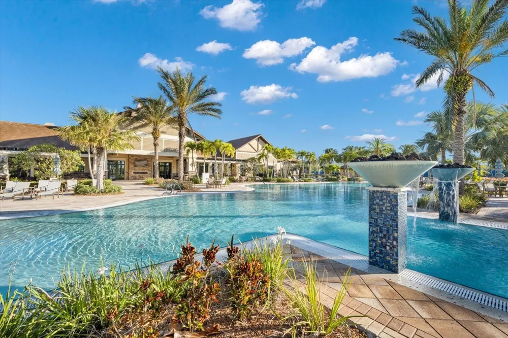 17658 CAMDEN DRIVE Bradenton, FL 34202