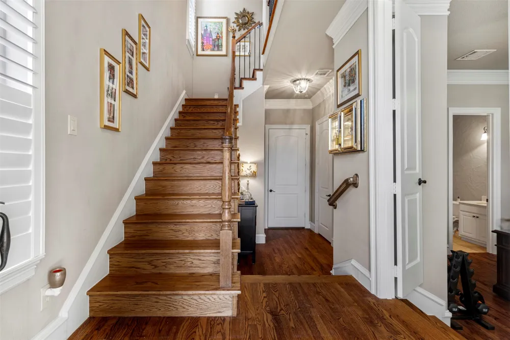 4021 Winsor Drive Farmers Branch, TX 75244