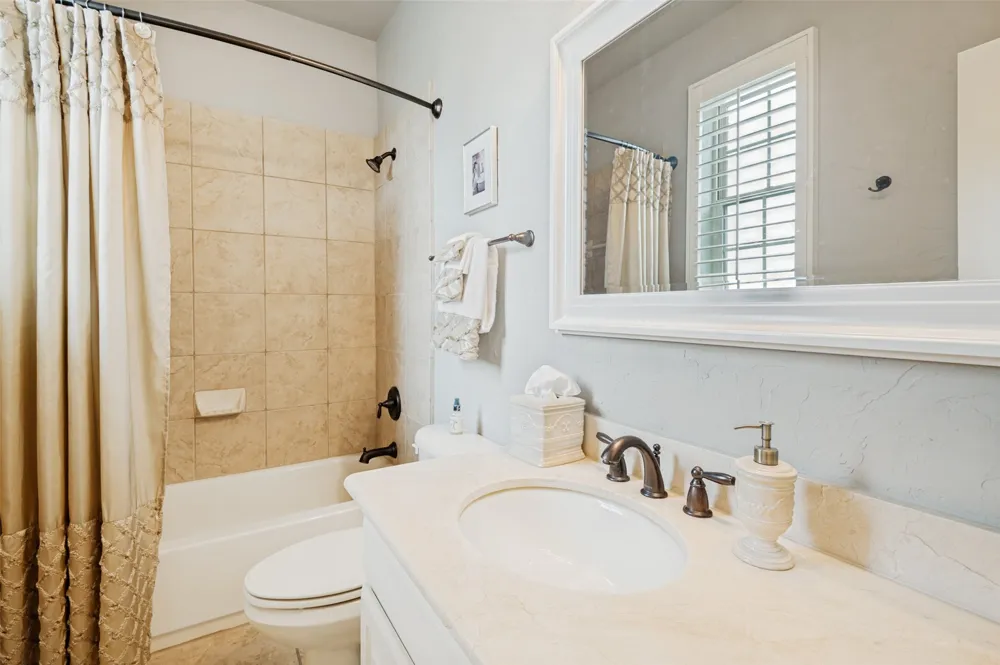 4021 Winsor Drive Farmers Branch, TX 75244