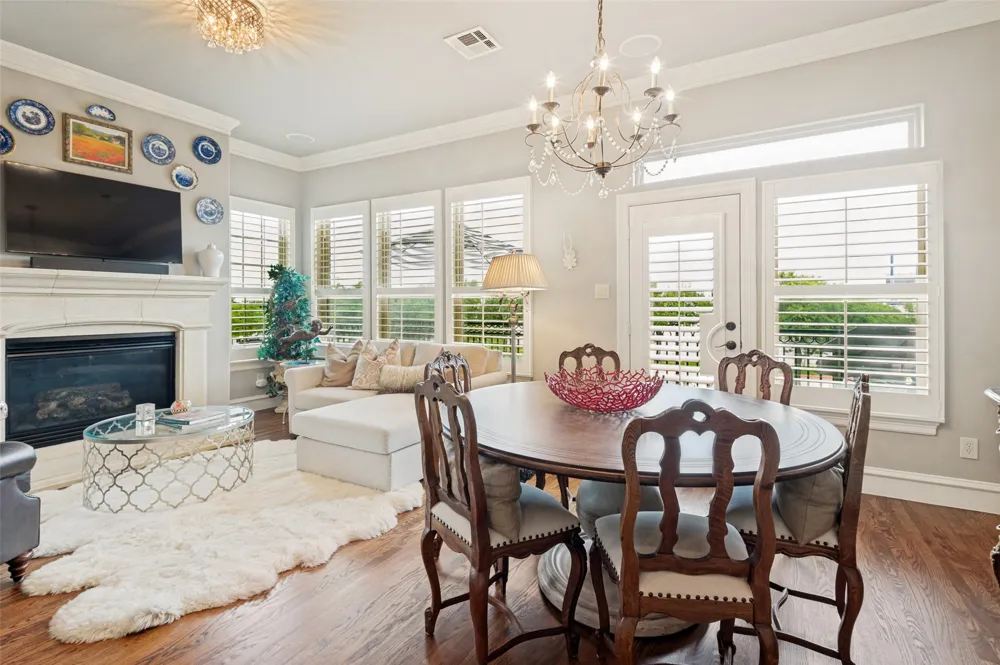 4021 Winsor Drive Farmers Branch, TX 75244