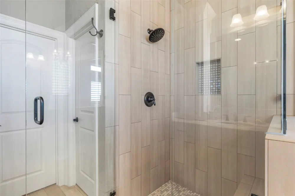 4021 Winsor Drive Farmers Branch, TX 75244