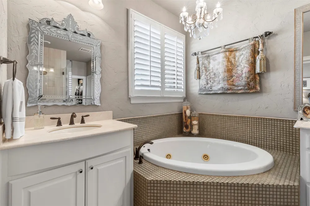 4021 Winsor Drive Farmers Branch, TX 75244