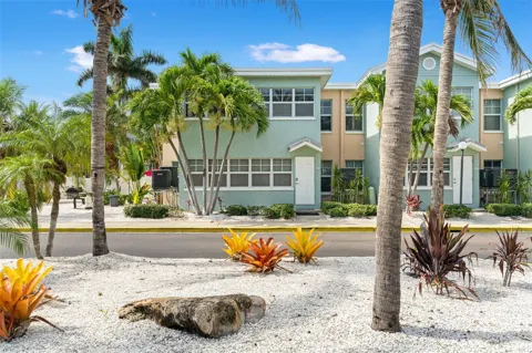 19417 GULF BOULEVARD #C106
