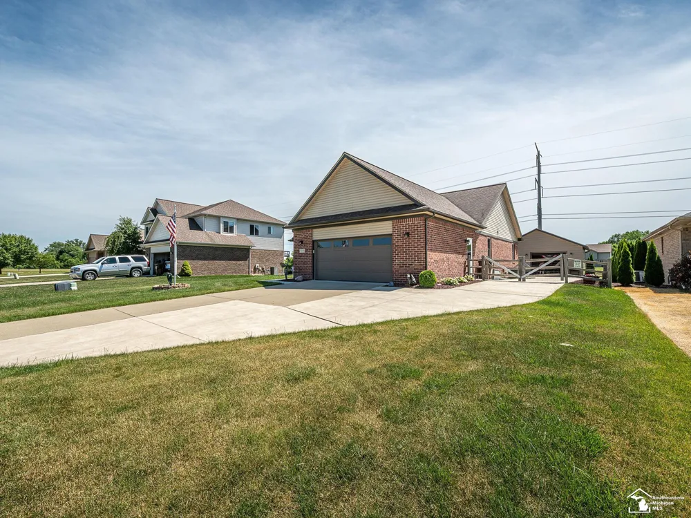 5019 Skylark Drive Monroe Charter Township, MI 48161
