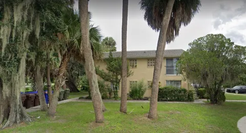 305 E DAKIN AVENUE #11