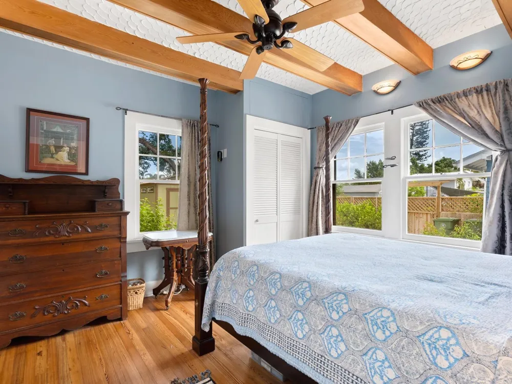 2322 7TH AVENUE W Bradenton, FL 34205
