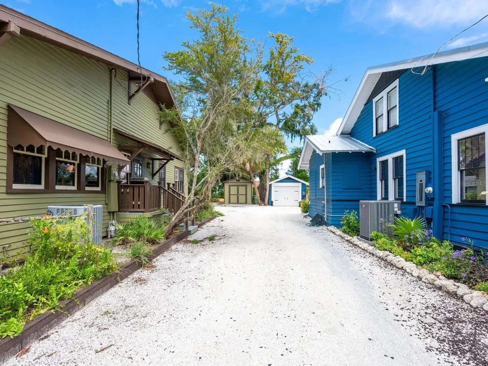 2322 7TH AVENUE W Bradenton, FL 34205