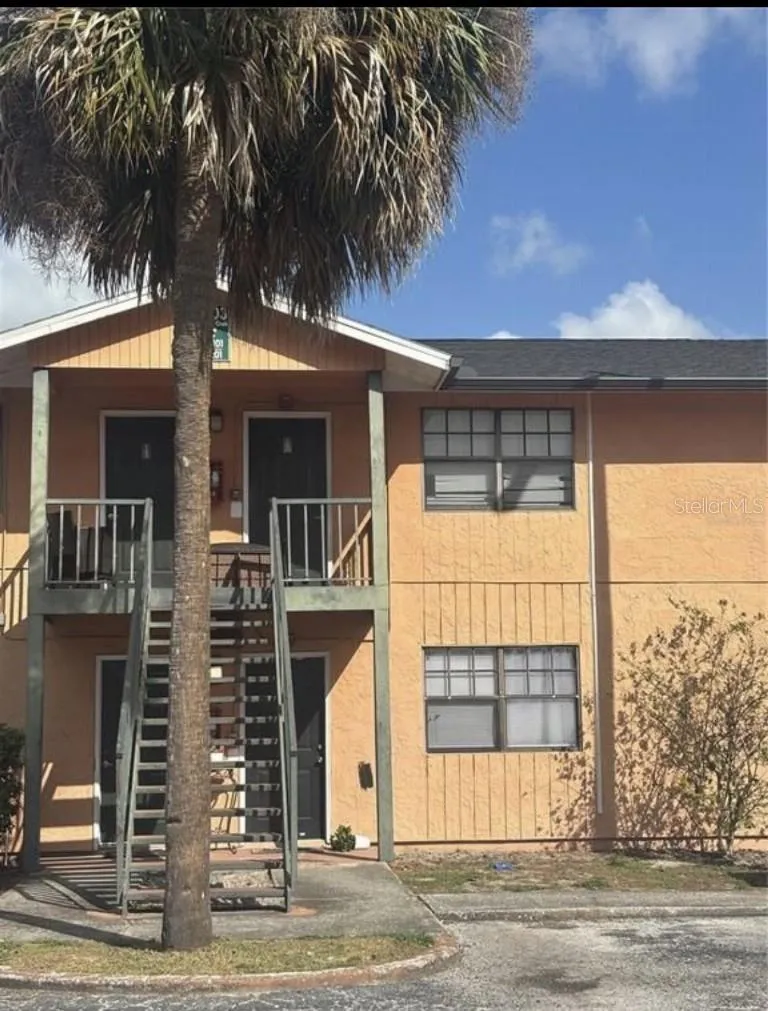 12406 HIBISCUS OAK PLACE #202 Tampa, FL 33612