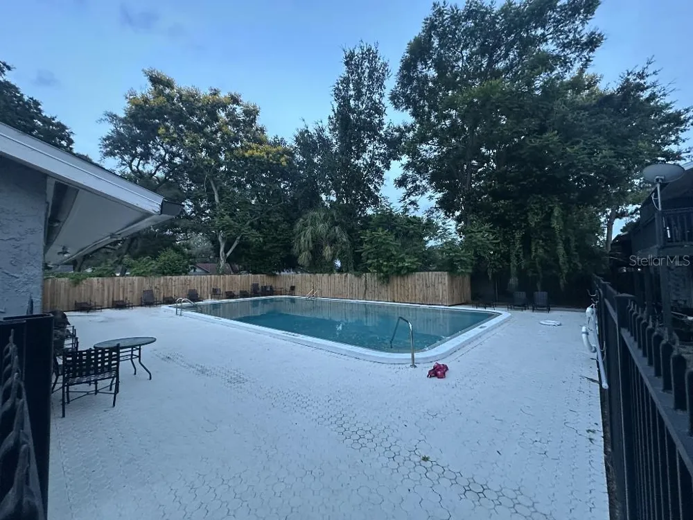 12406 HIBISCUS OAK PLACE #202 Tampa, FL 33612