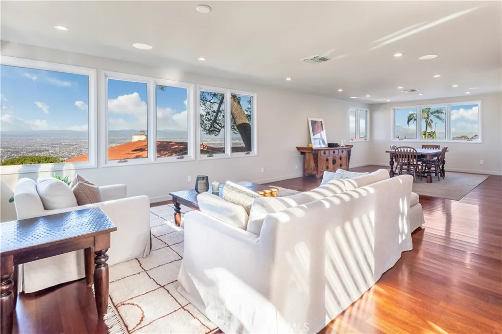 6085 Woodfern Drive Rancho Palos Verdes, CA 90275