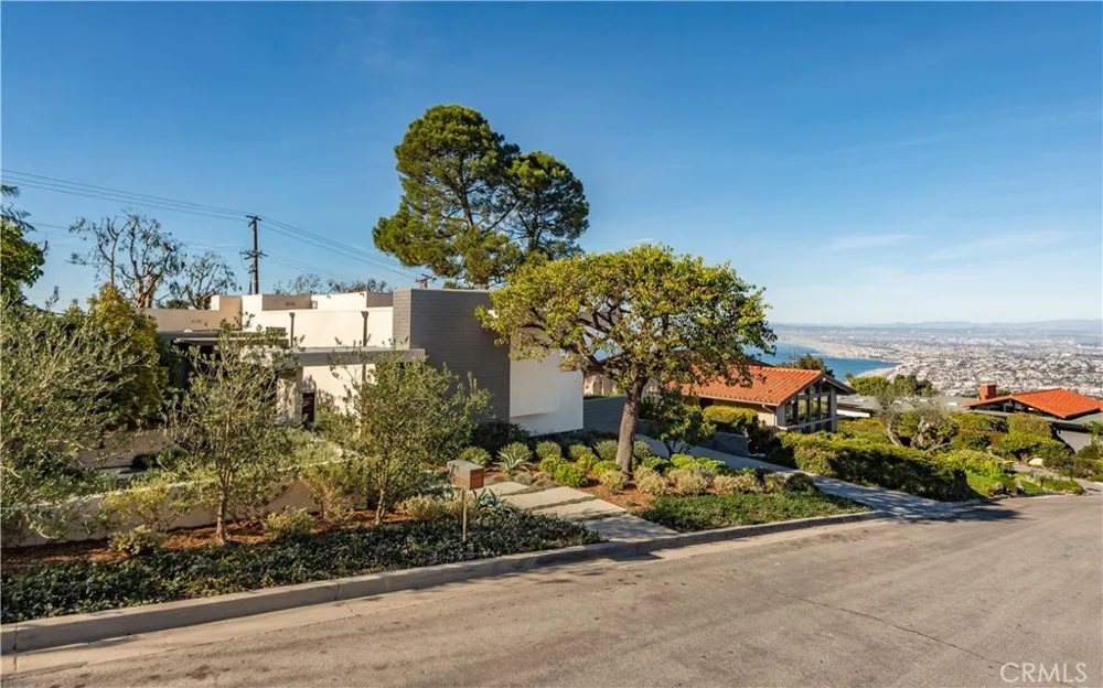 6085 Woodfern Drive Rancho Palos Verdes, CA 90275