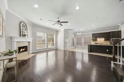 2206 Ascot Lane