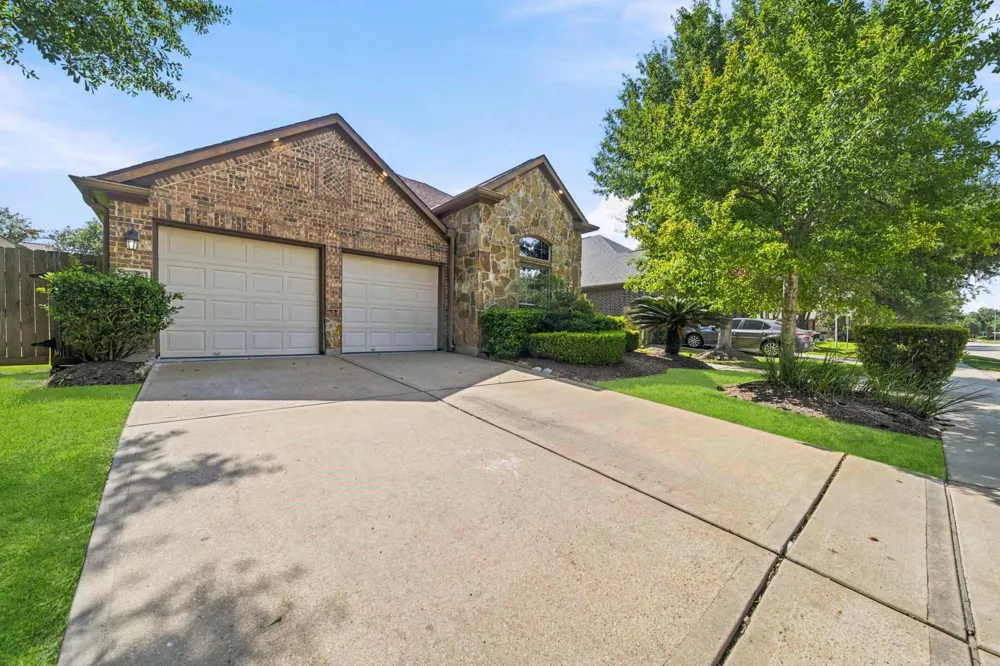 2206 Ascot Lane Sugar Land, TX 77479