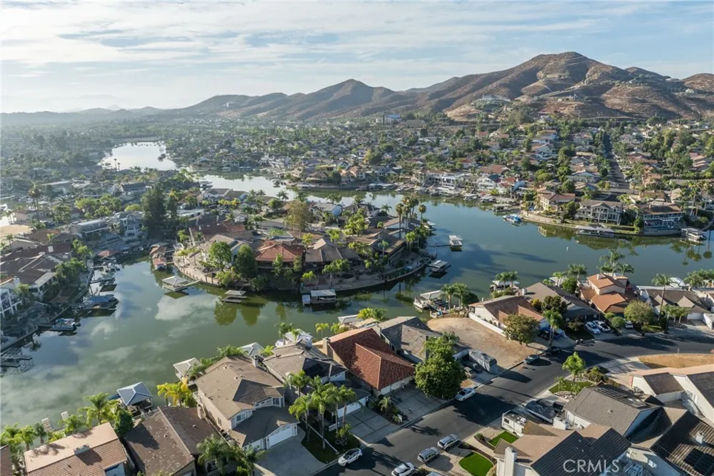 30224 Clear Water Canyon Lake, CA 92587
