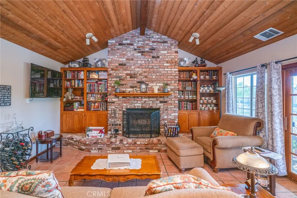 30224 Clear Water Canyon Lake, CA 92587