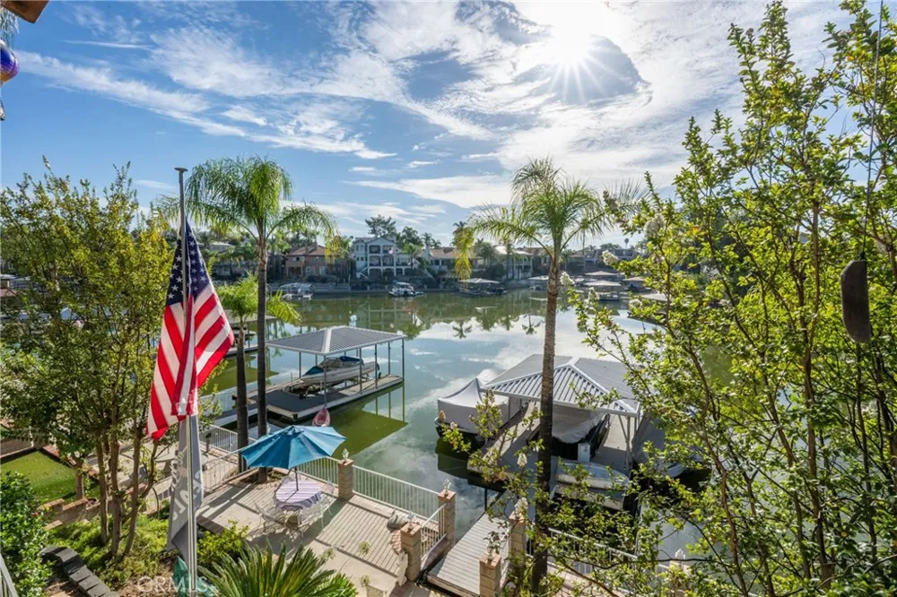 30224 Clear Water Canyon Lake, CA 92587