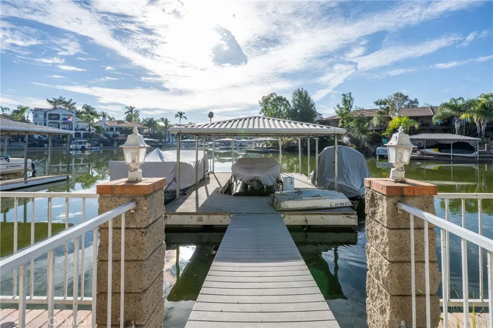 30224 Clear Water Canyon Lake, CA 92587