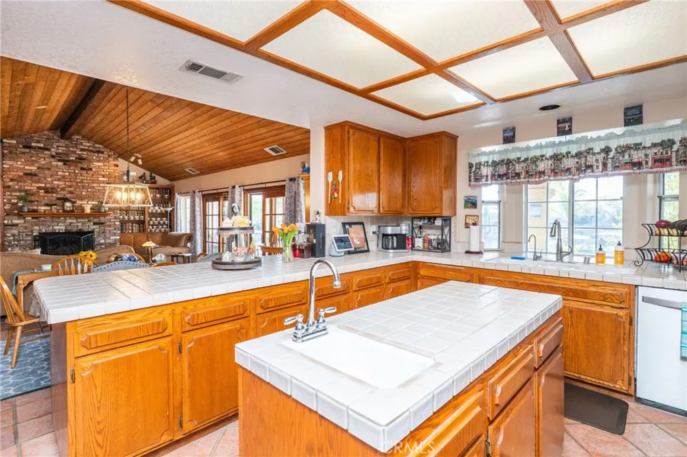 30224 Clear Water Canyon Lake, CA 92587