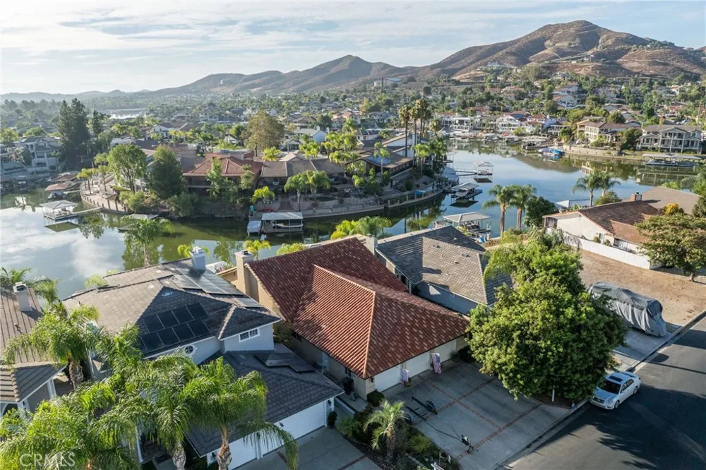 30224 Clear Water Canyon Lake, CA 92587