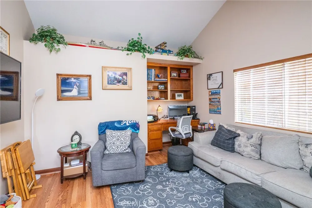 30224 Clear Water Canyon Lake, CA 92587