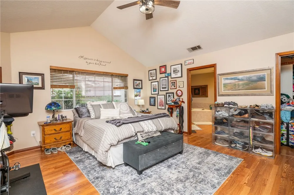30224 Clear Water Canyon Lake, CA 92587