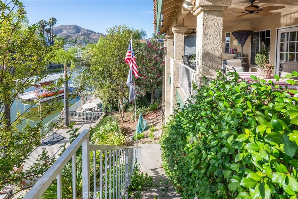 30224 Clear Water Canyon Lake, CA 92587