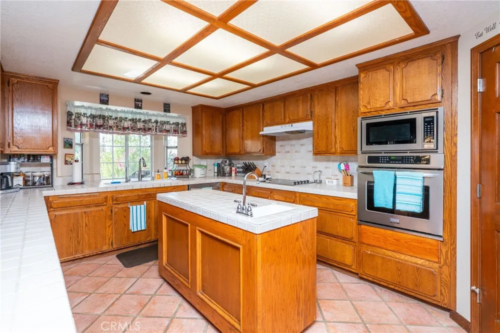 30224 Clear Water Canyon Lake, CA 92587